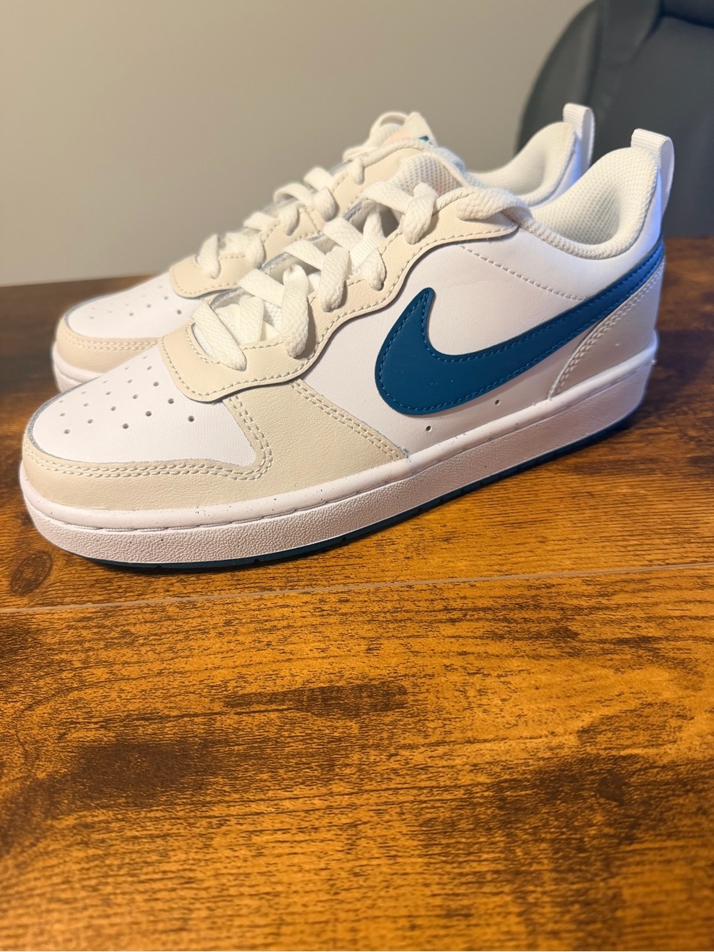 Nike Kids' Court Borough Low White & Teal Casual Sneakers 5Y/6.5W